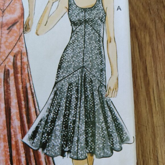 Vogue 8814 Sleeveless Dress Sewing Pattern 6-14 UNCUT - Picture 4 of 15